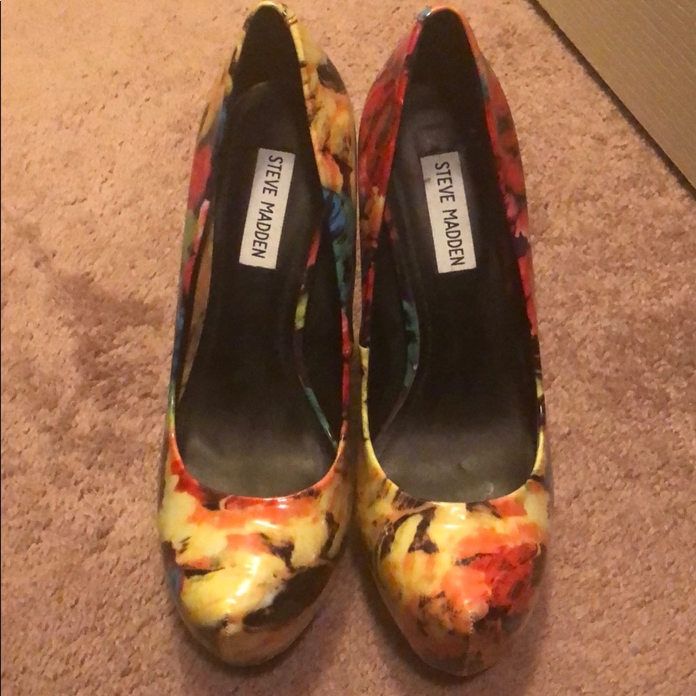 Steve Madden Nala platform heel // size 9// NWOB